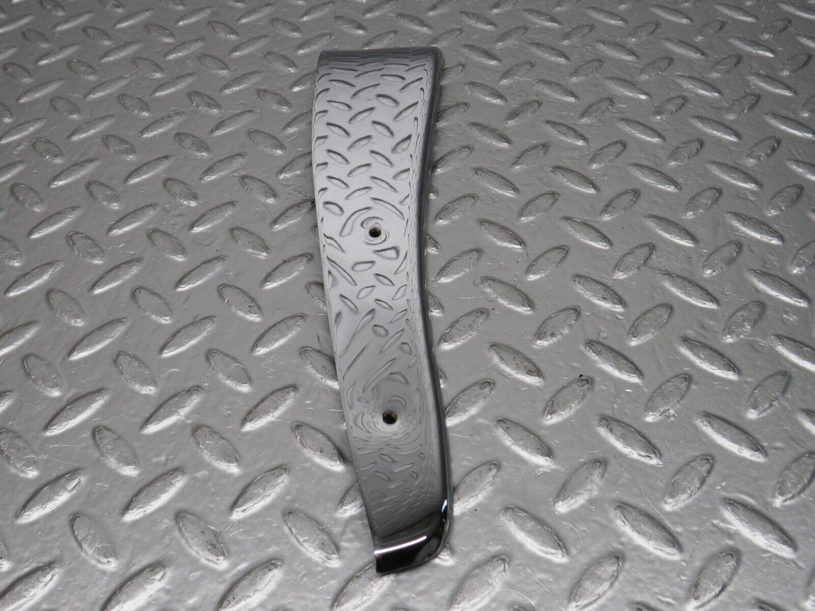 0736 Mercedes-Benz C107 350SLC Coupe Door Chrome Cover Left Side