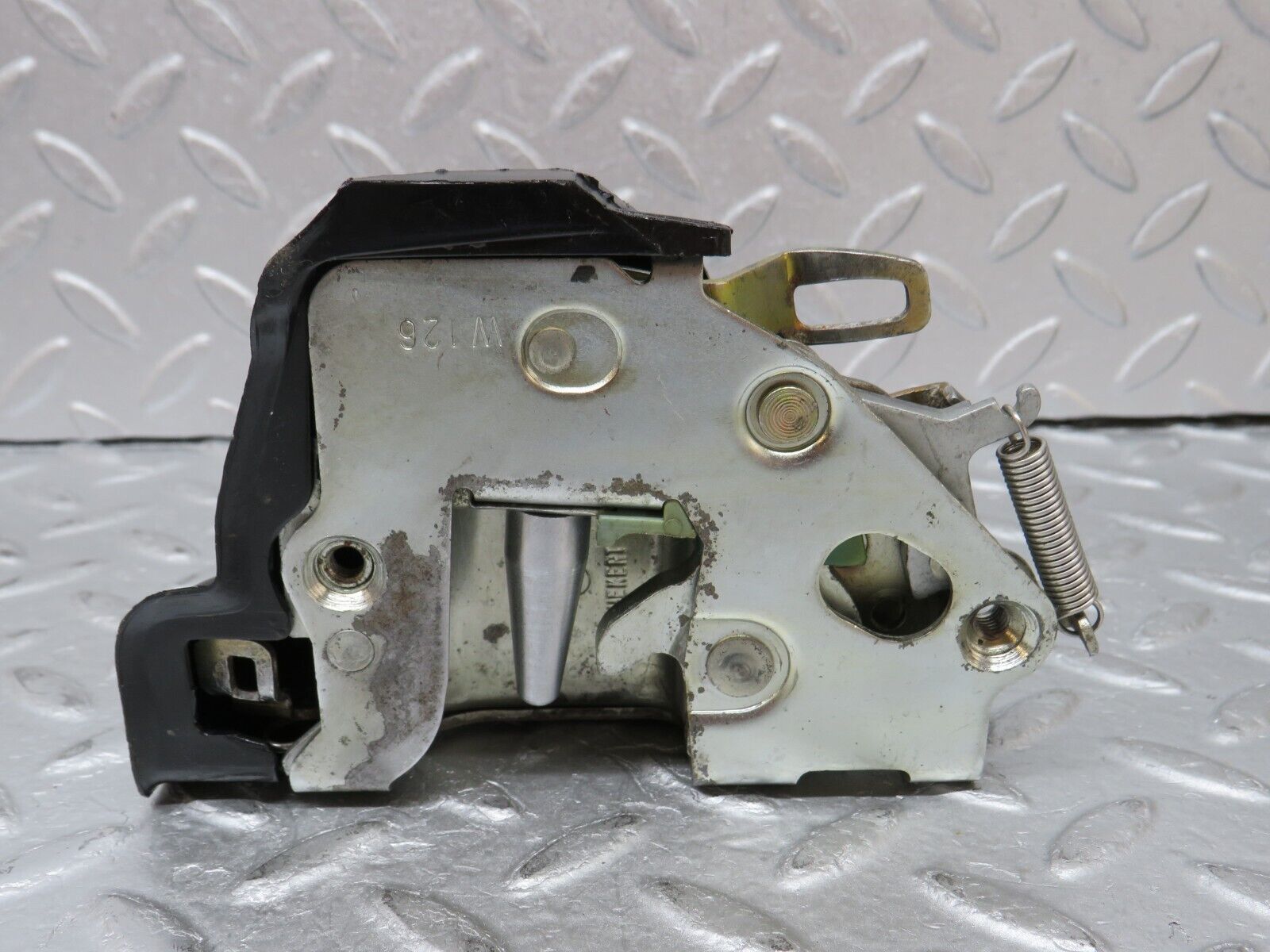 36043 Mercedes-Benz W126 420SE Rear Right Door Lock Mechanism 1237330208