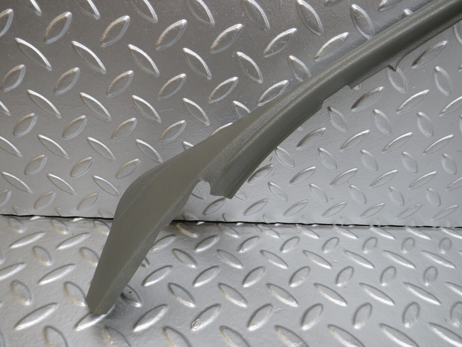 25750 Mercedes-Benz W124 280E F. Right Door Window Frame Trim Cover 1247250271