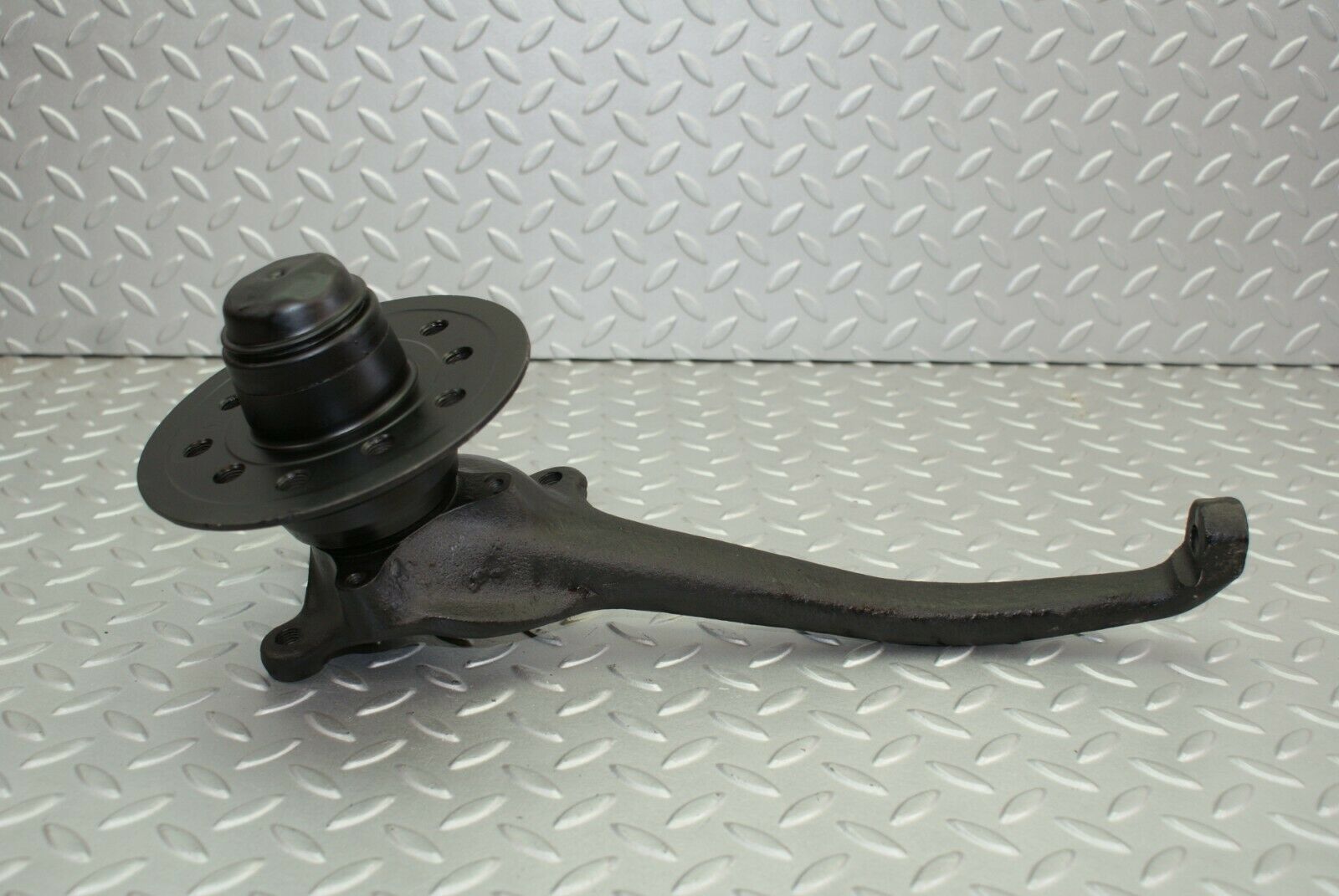 2702 Mercedes-Benz W116 350SE Wheel Hub Front Right