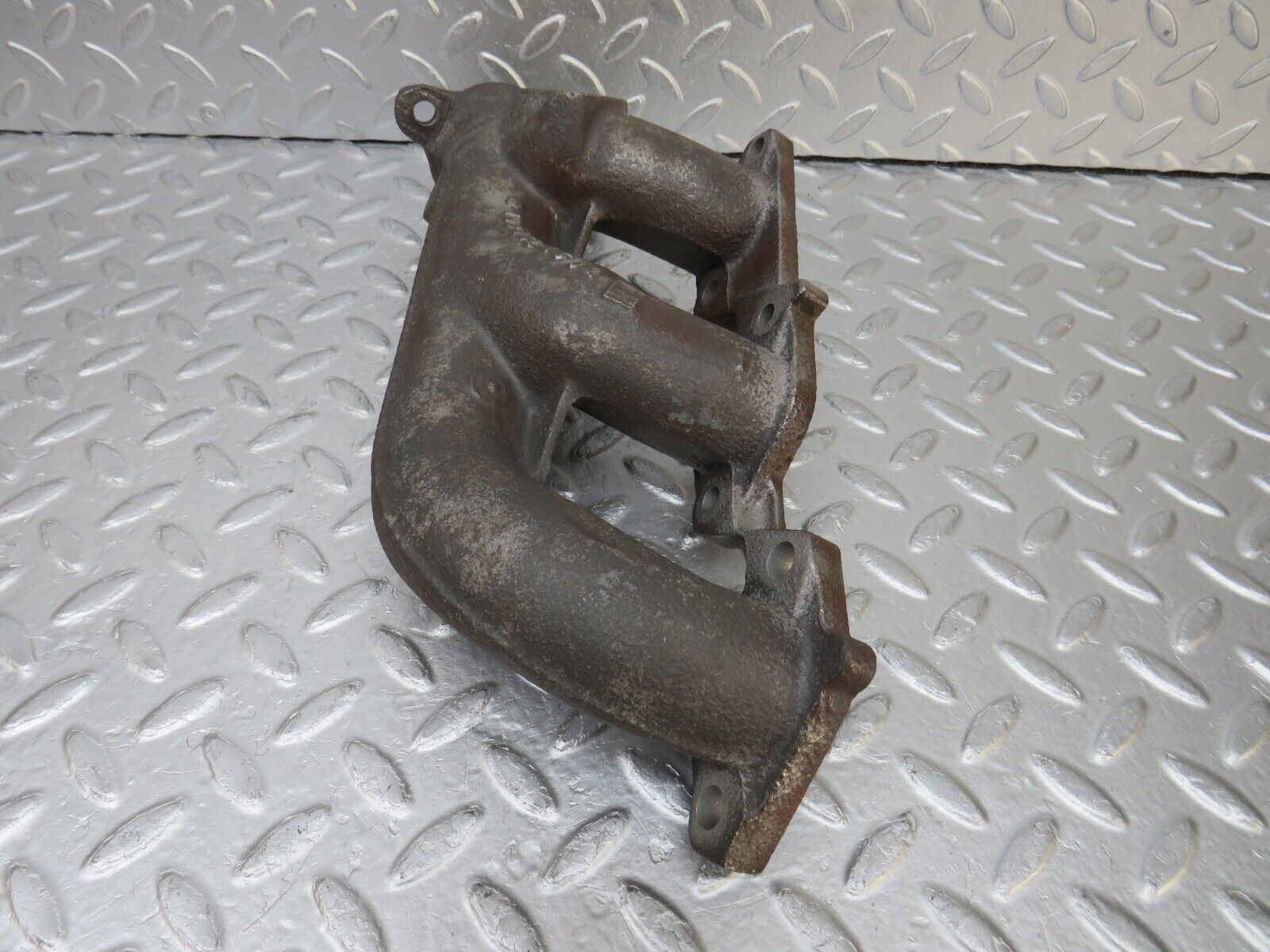 34689 Mercedes-Benz W124 260E Exhaust Manifold 1-3 Cylinder 1031421602