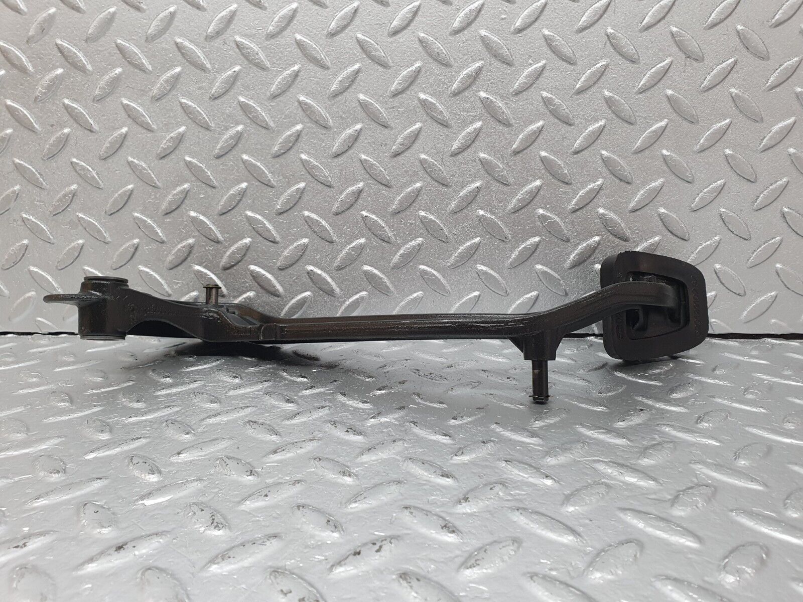 41458 Mercedes-Benz W124 200E Clutch Pedal With Rubber 2012902116 2012910282