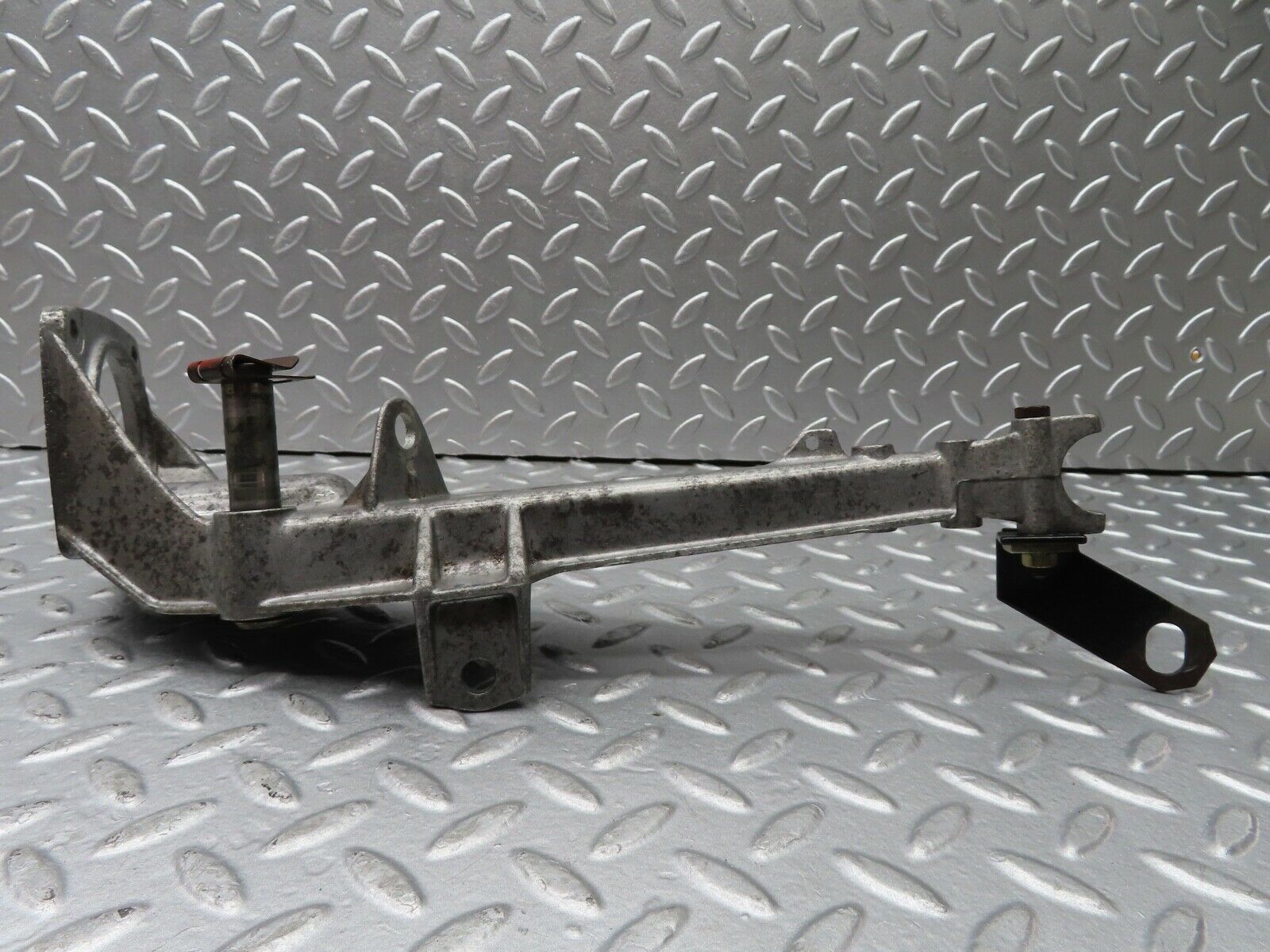 20337 Mercedes-Benz W114 280CE Coupe Brake Pedal Bracket 1152940701