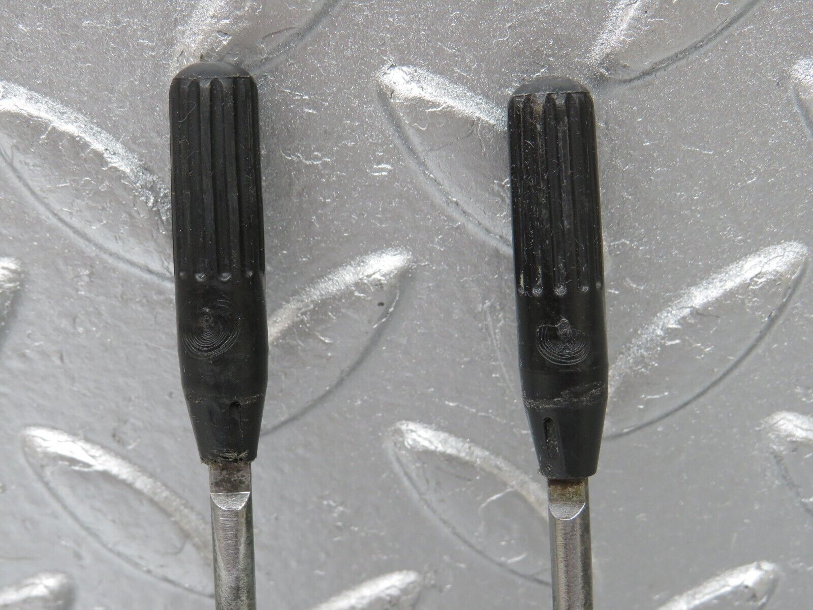 34356 Mercedes-Benz C126 380SEC Coupe Rear Door Lock Knob Pair