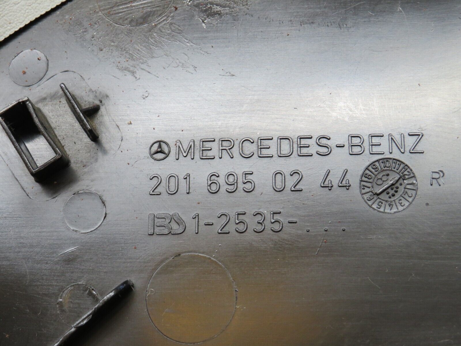 33576 Mercedes-Benz W201 190E 2.0L C Pillar Cover Trim Right Grey 2016950244