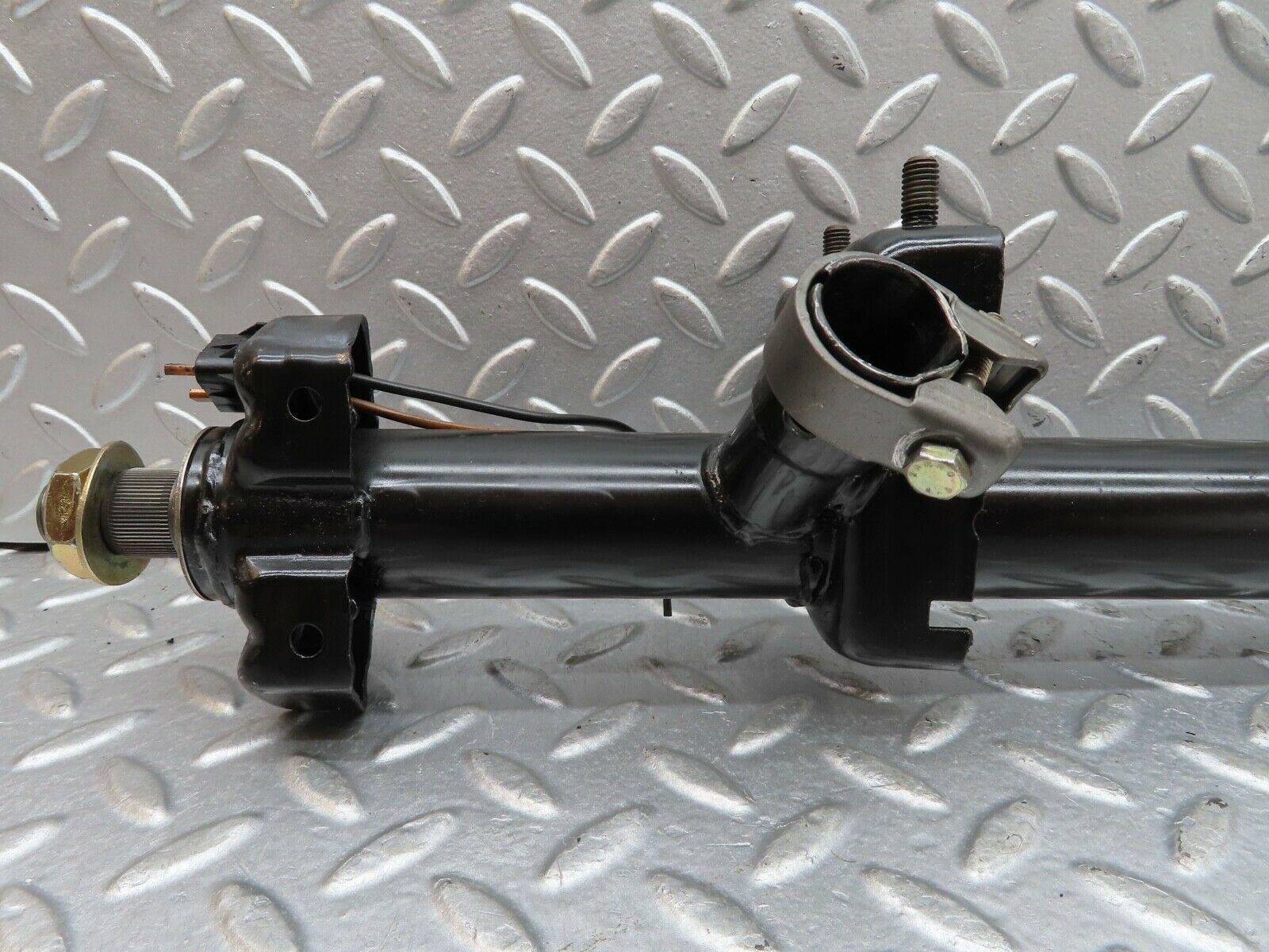 19233 Mercedes-Benz W123 300D Steering Column