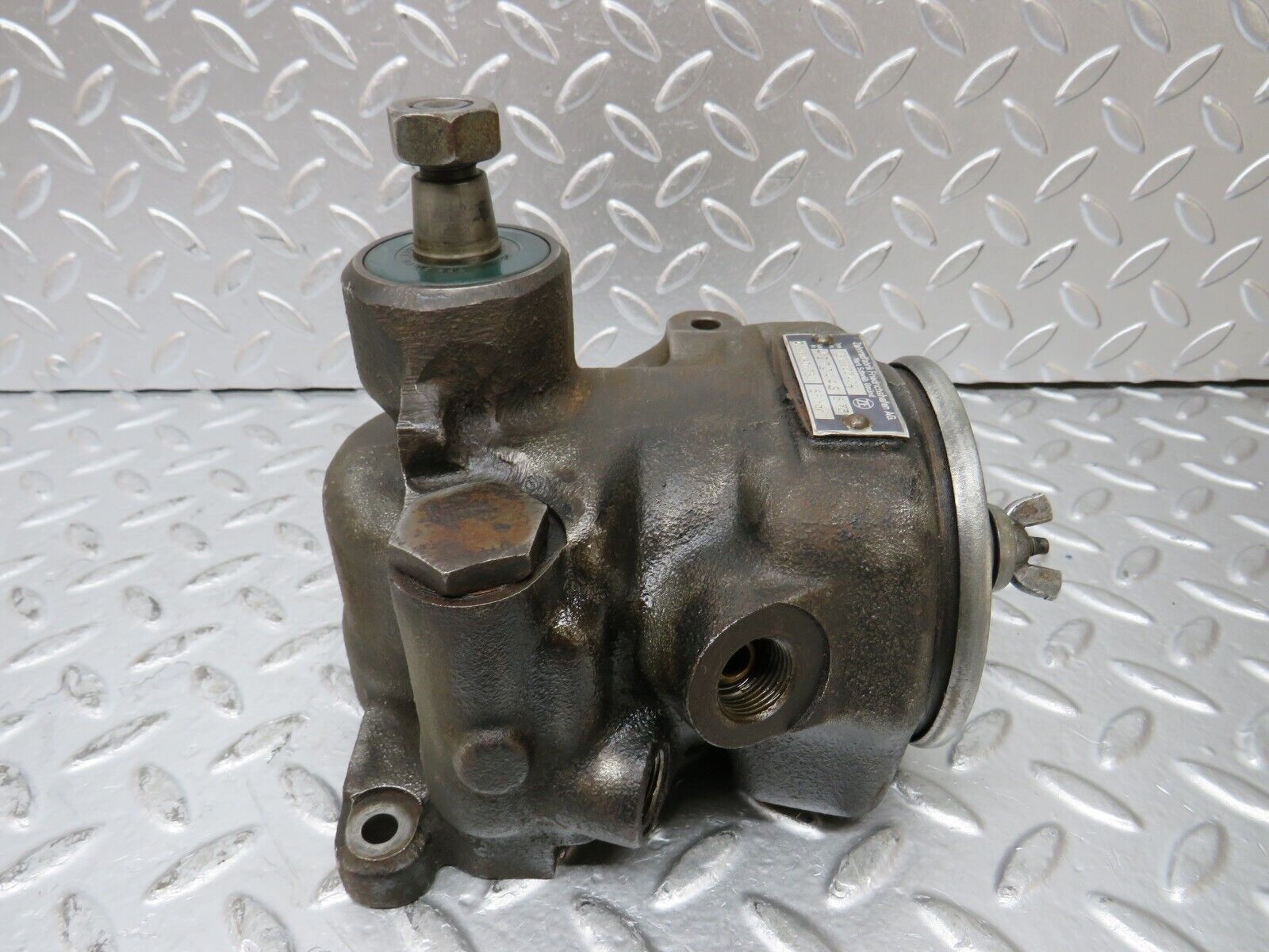 26287 Mercedes-Benz W116 450SE Power Steering Pump 1164601780