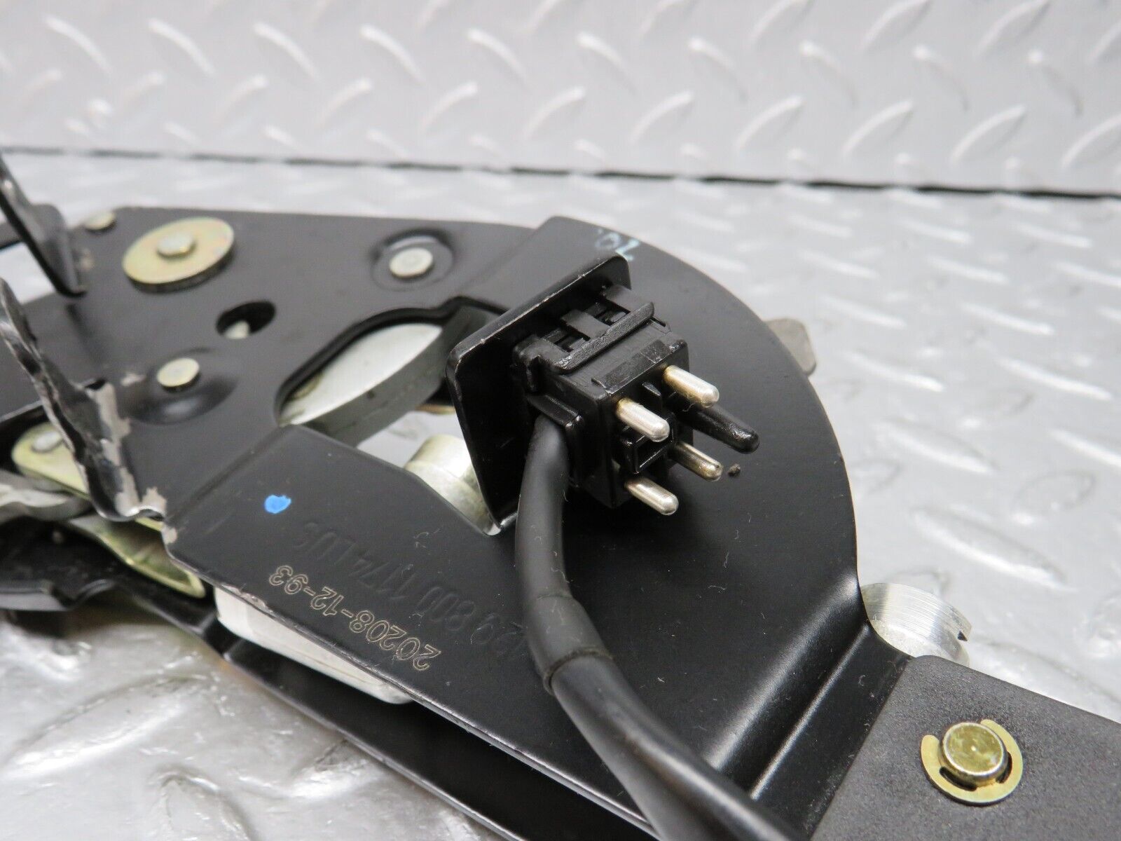 38358 Mercedes-Benz R129 280SL Coupe Rear Left Roof Lock Mechanism 1298001174