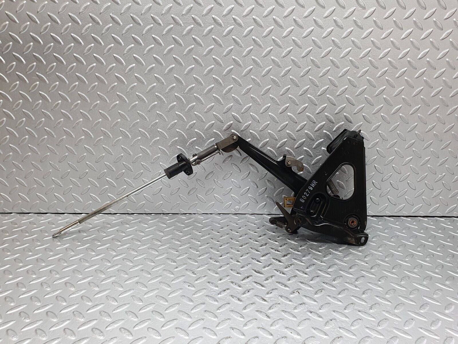 41211 Mercedes-Benz W126 300SE Handbrake Regulator