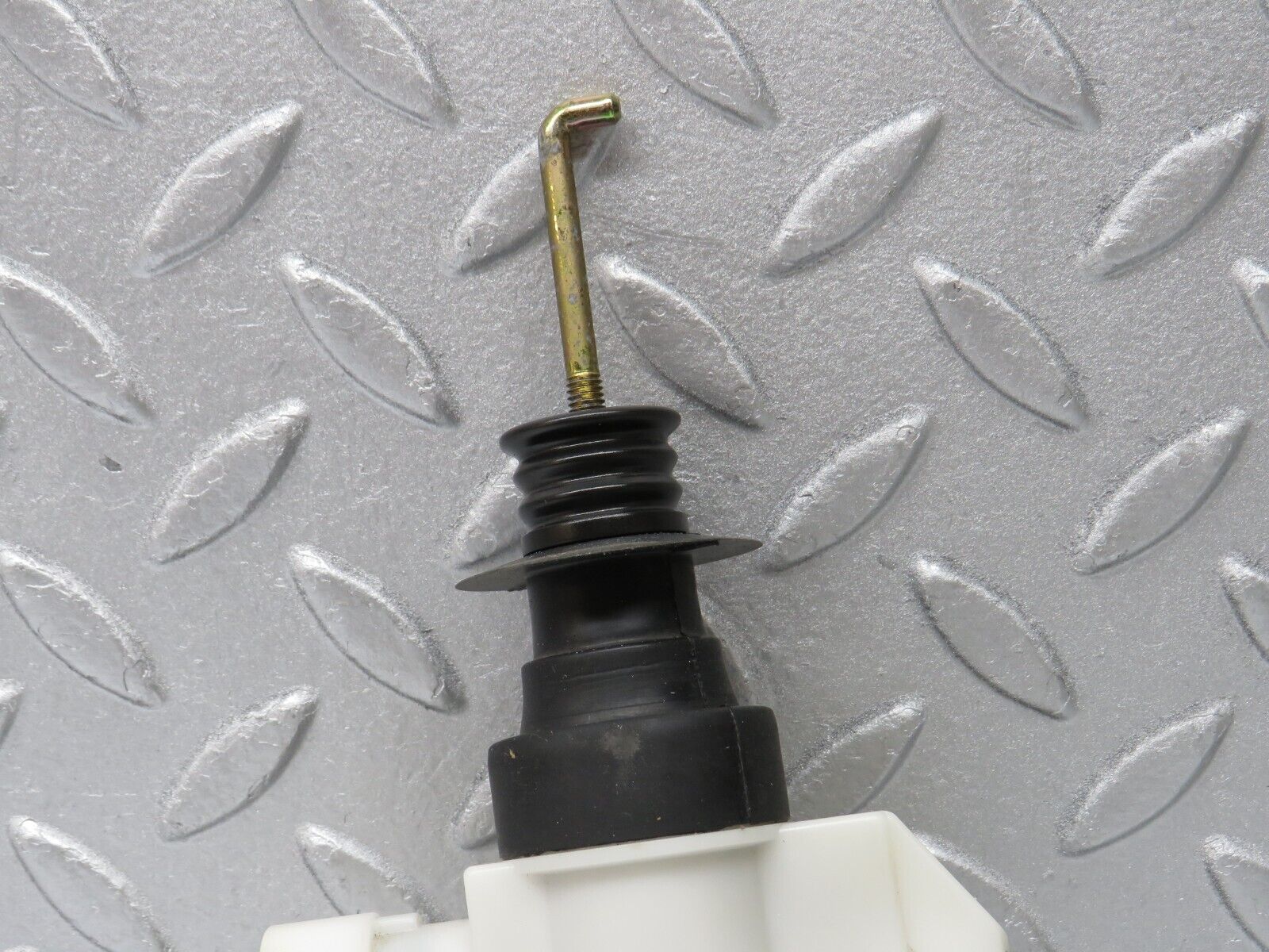 38350 Mercedes-Benz R129 280SL Coupe Door Lock Vacuum Actuator