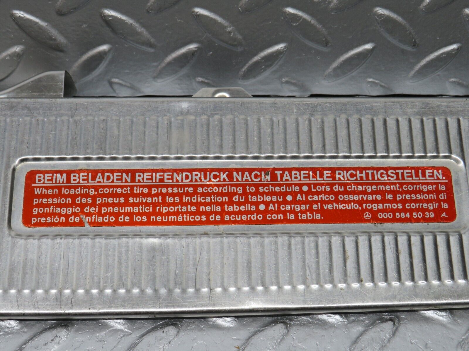 32501 Mercedes-Benz S124 300TE Trunk Edge Chrome Moulding 1246980089 000584503