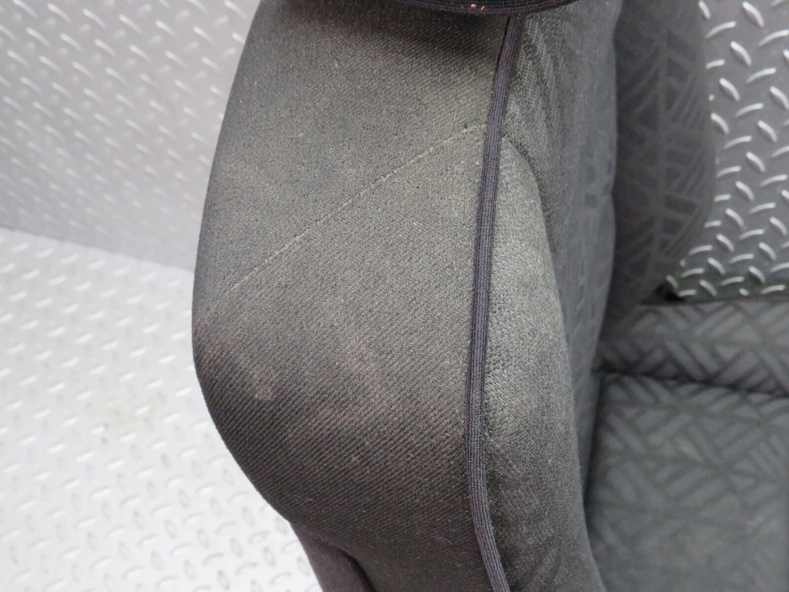 33348 Mercedes-Benz W202 C180 Front Left Passenger Seat 2029101450