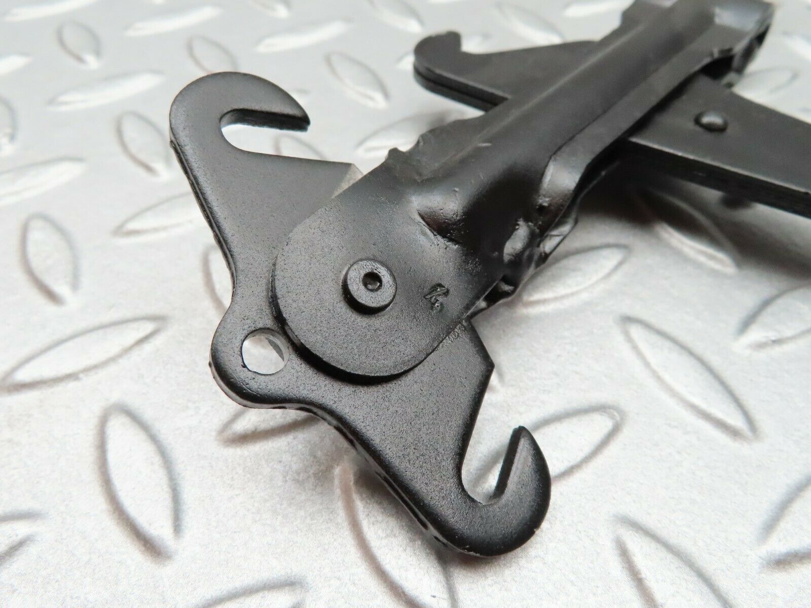 4548 Mercedes-Benz W123 230E Handbrake Adjusting Handbrake Regulator