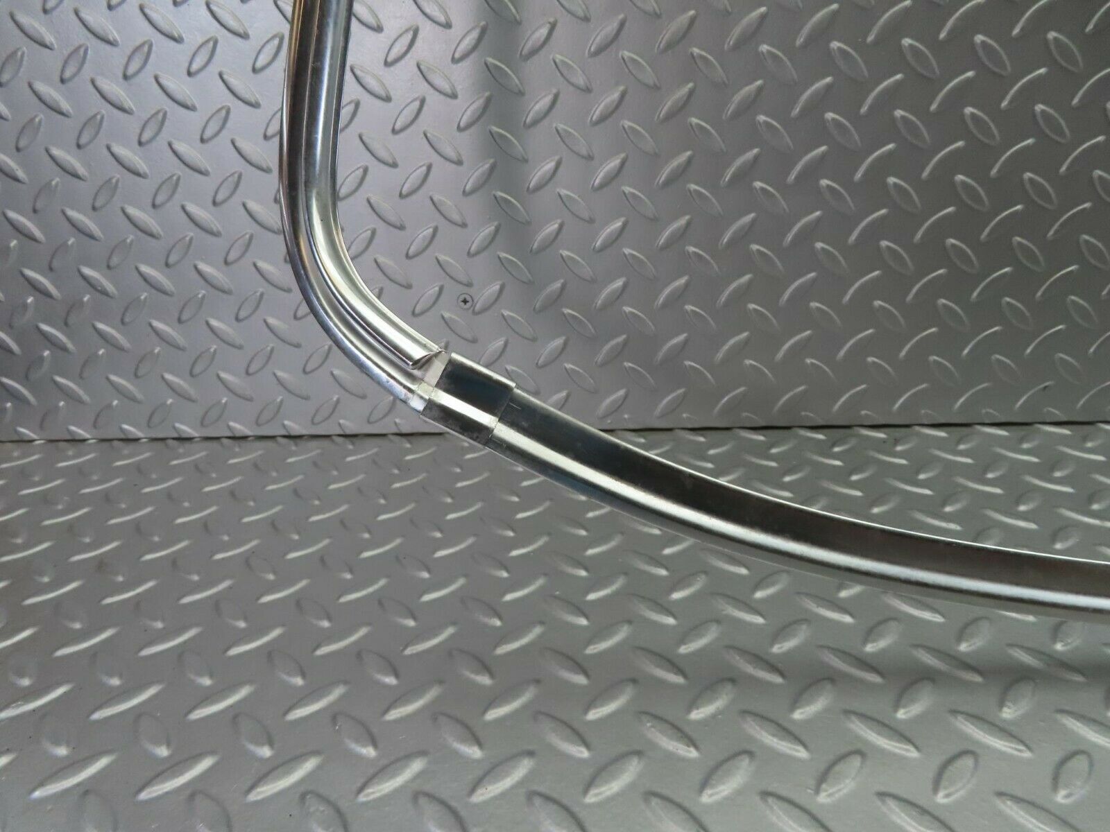 10848 Mercedes-Benz C123 280CE Coupe Rear Windscreen Chrome Frame