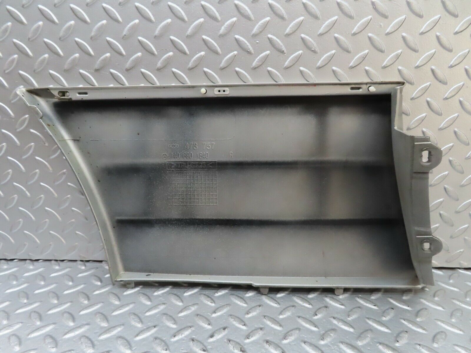 19317 Mercedes-Benz C140 CL420 Coupe Front Left Fender Wing Lower Trim 1406901740