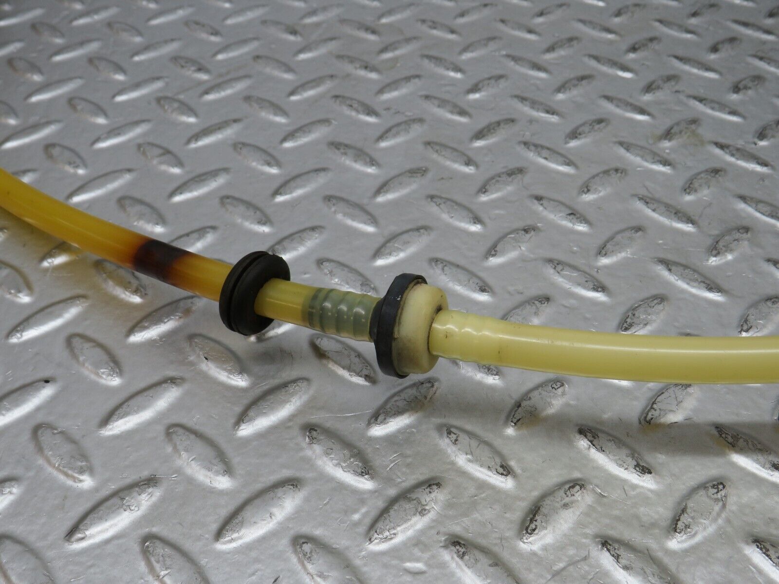 27412 Mercedes-Benz W123 280E Brake Servo Vacuum Pipe