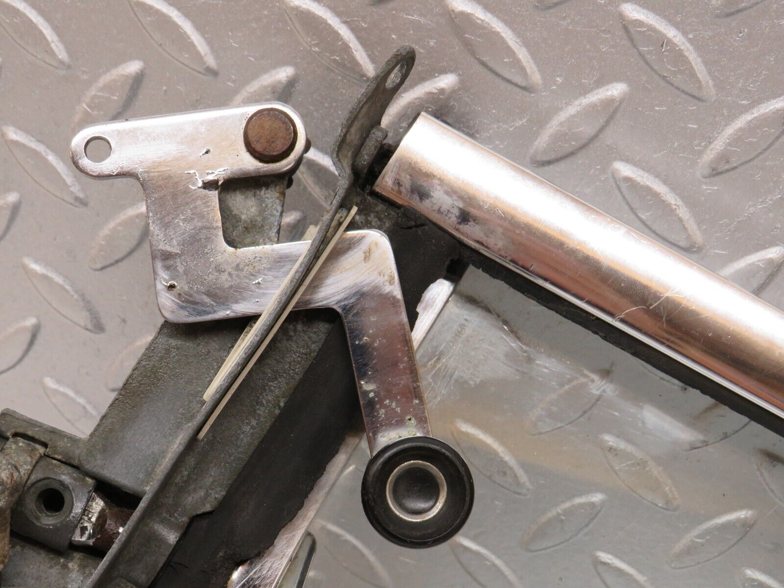 35798 Mercedes-Benz W108 Front Left Quarter Window