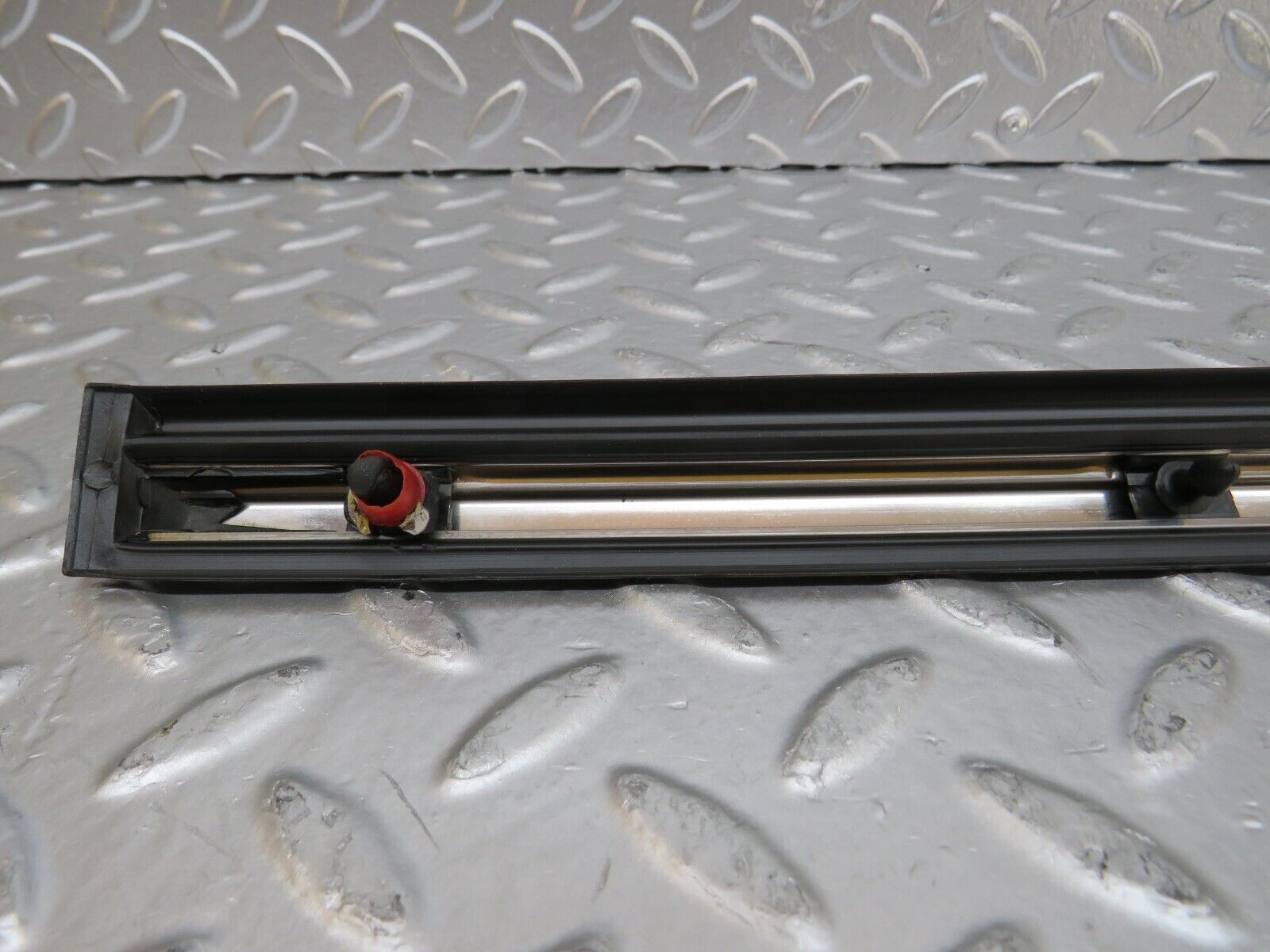 26079 Mercedes-Benz W116 450SE Rear Left Door Centre Moulding Trim