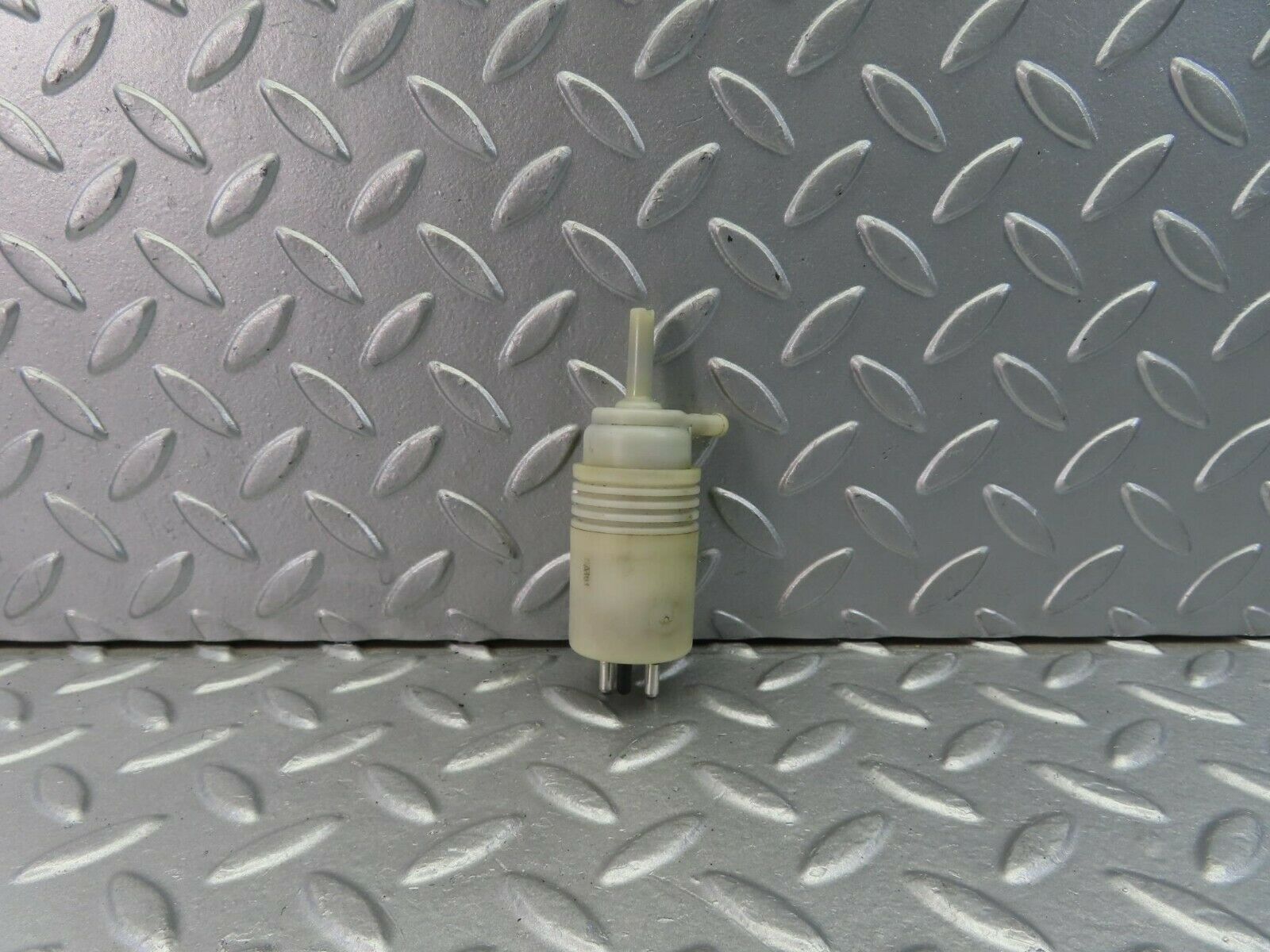 10471 Mercedes-Benz W201 190E Windscreen Washer Pump 1248690421