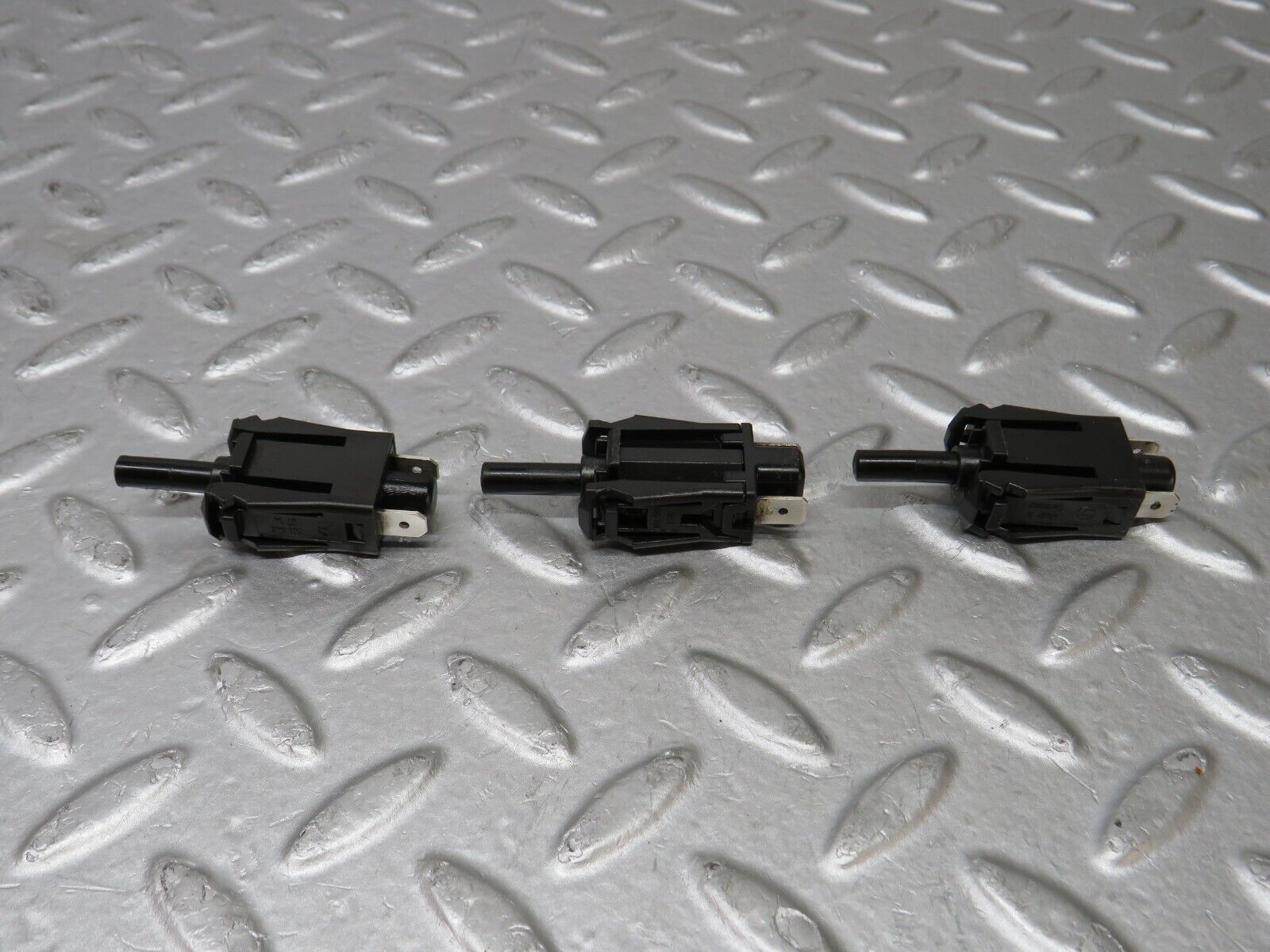 36916 Mercedes-Benz C126 420SEC Coupe Door Contact Switch 3x 0015458714