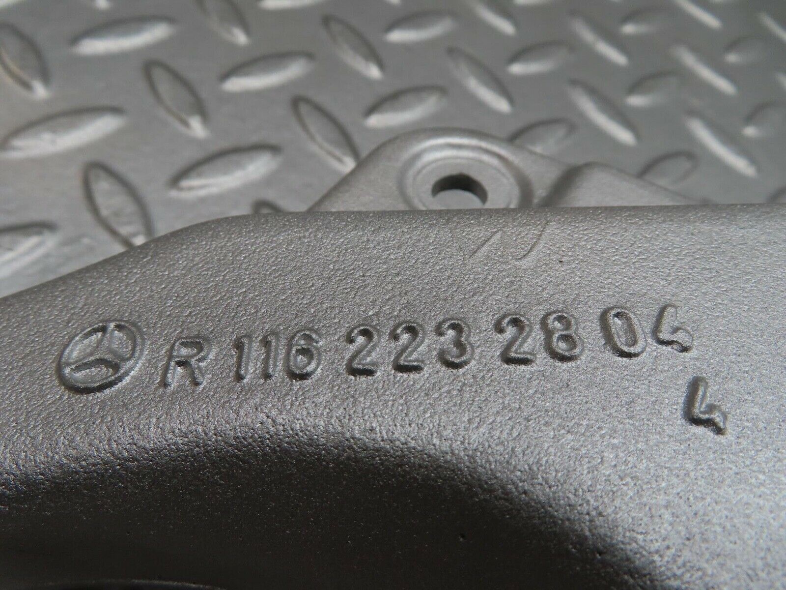 14363 Mercedes-Benz W116 350SE Engine Mount Bracket Right Side 1162232804