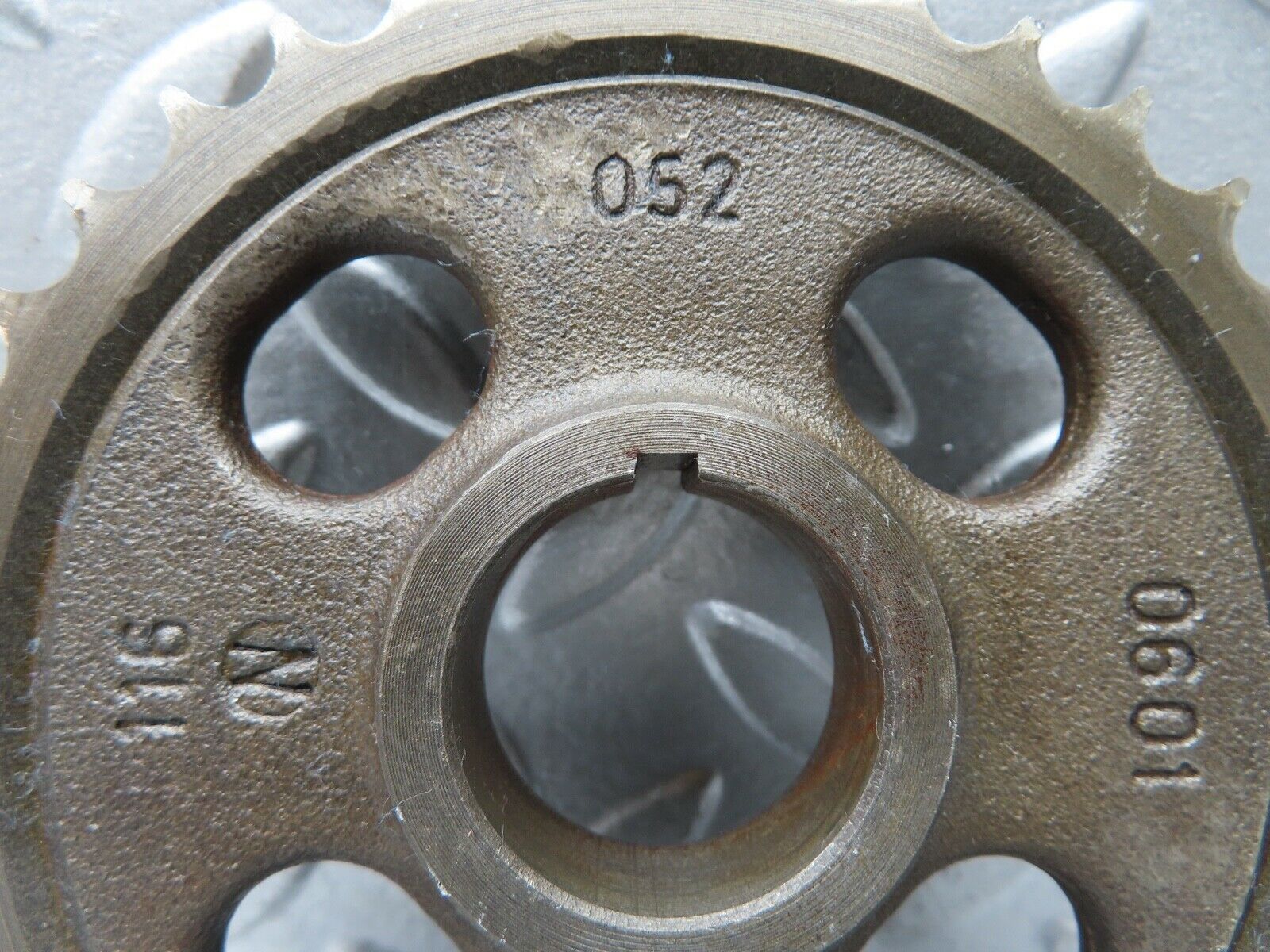 17718 Mercedes-Benz W116 450SEL Camshaft Timing Gear Sprocket 1160520601