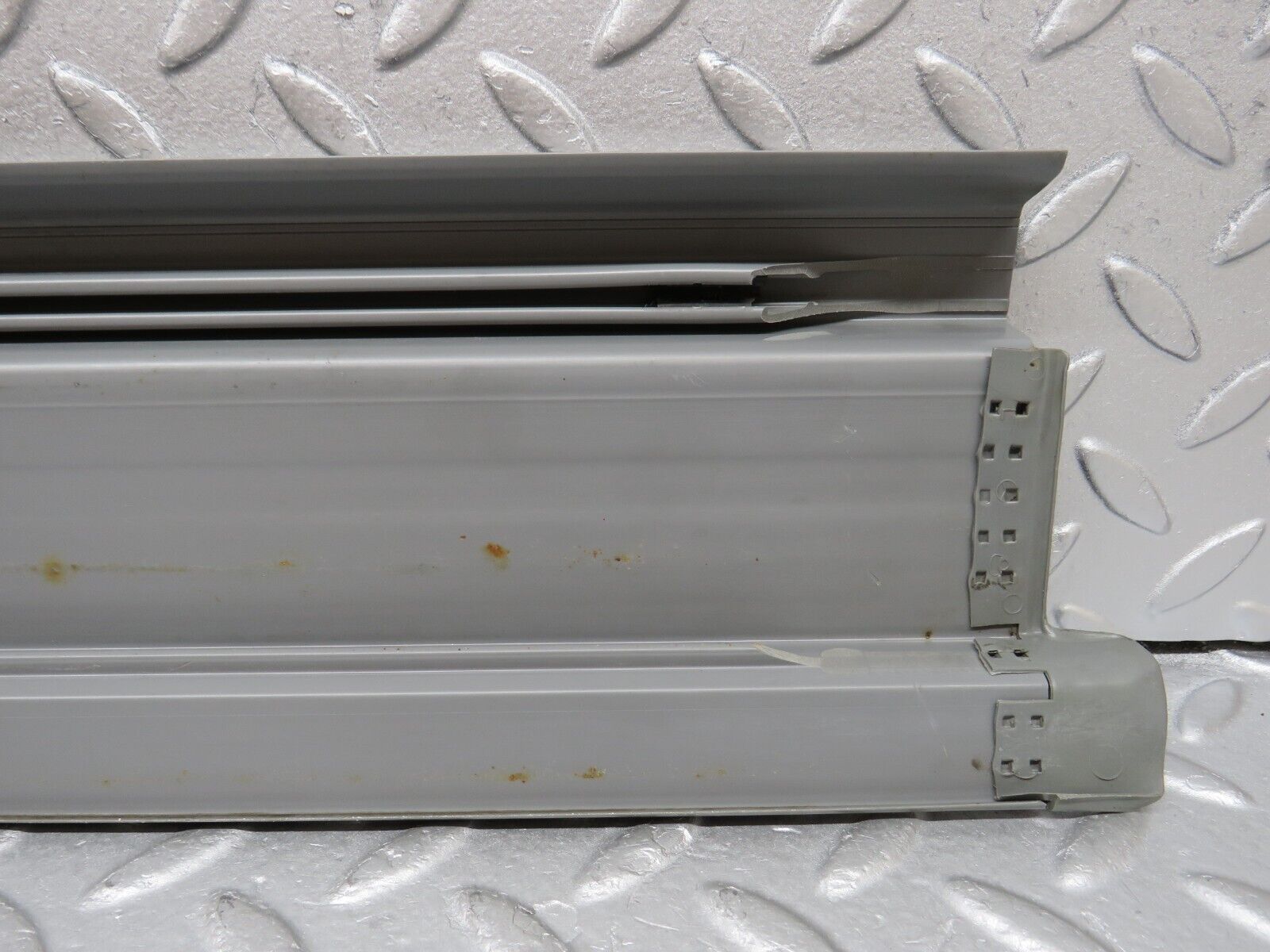 35991 Mercedes-Benz W126 420SE Rear Right Door Sill Trim Grey