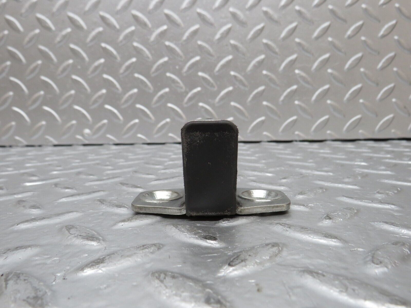 31775 Mercedes-Benz W201 190LE 1.8L Door Lock Latch