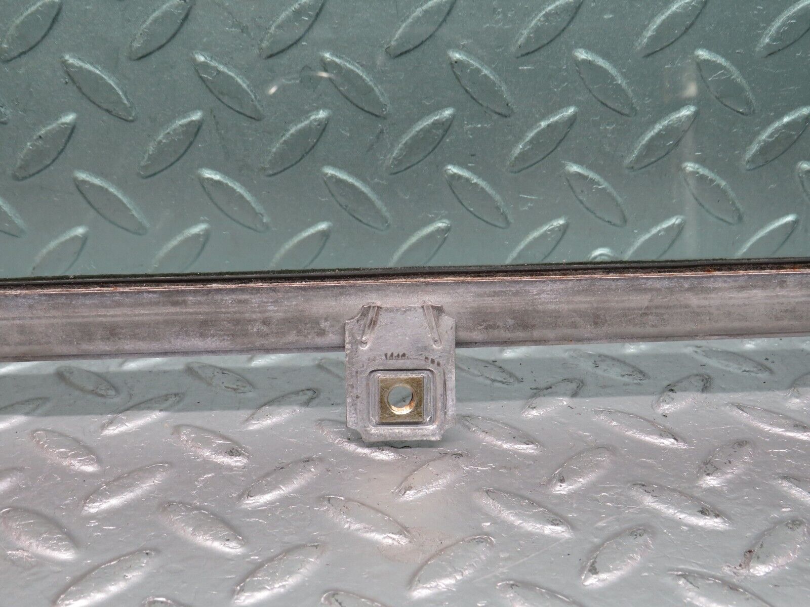 39664 Mercedes-Benz R129 320SL Coupe Right Door Window Glass