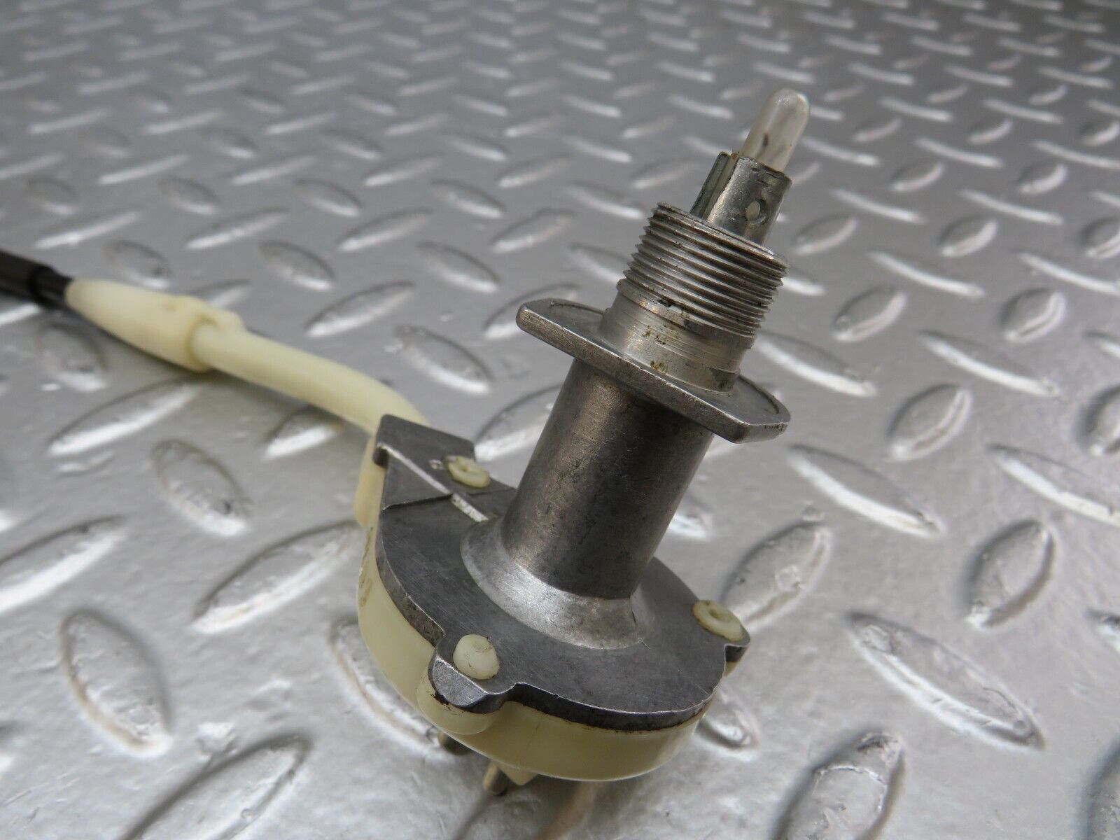 25576 Mercedes-Benz W123 200 Heater Regulator With Cables