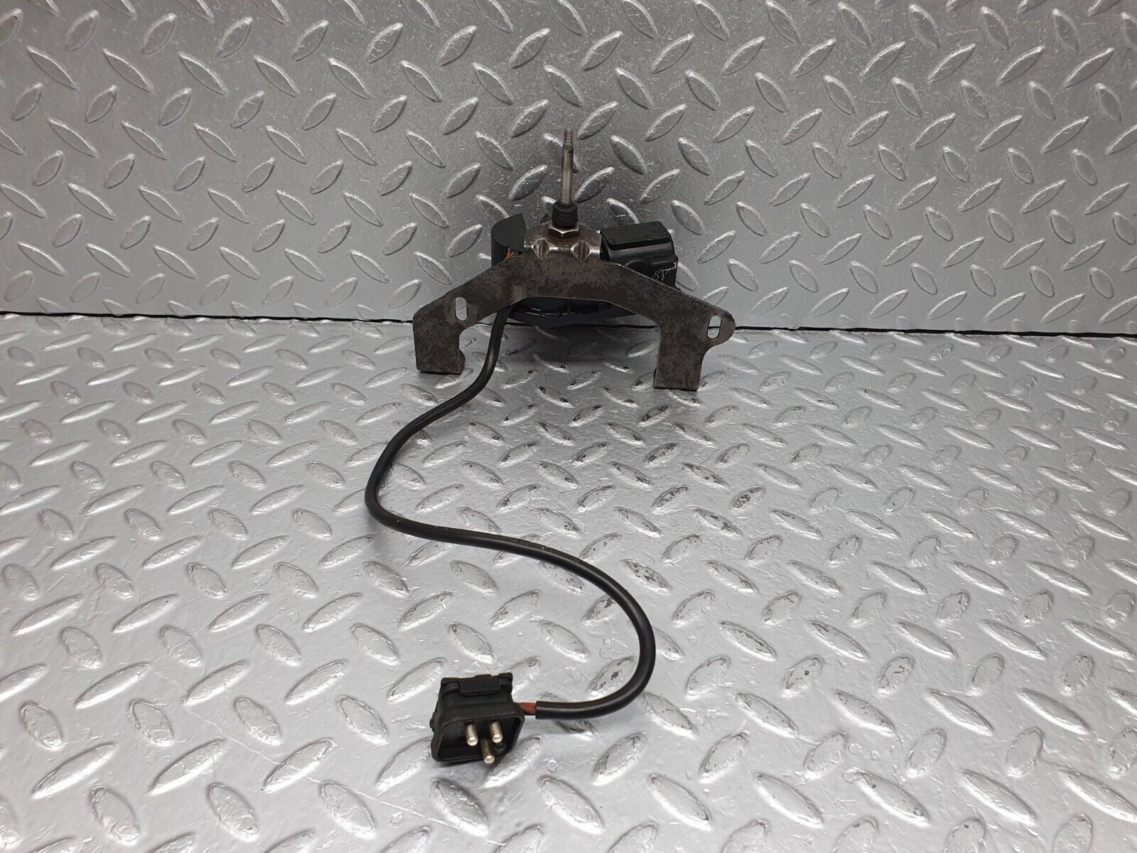 41114 Mercedes-Benz W126 300SE Headlight Wiper Motor Left 1268205142