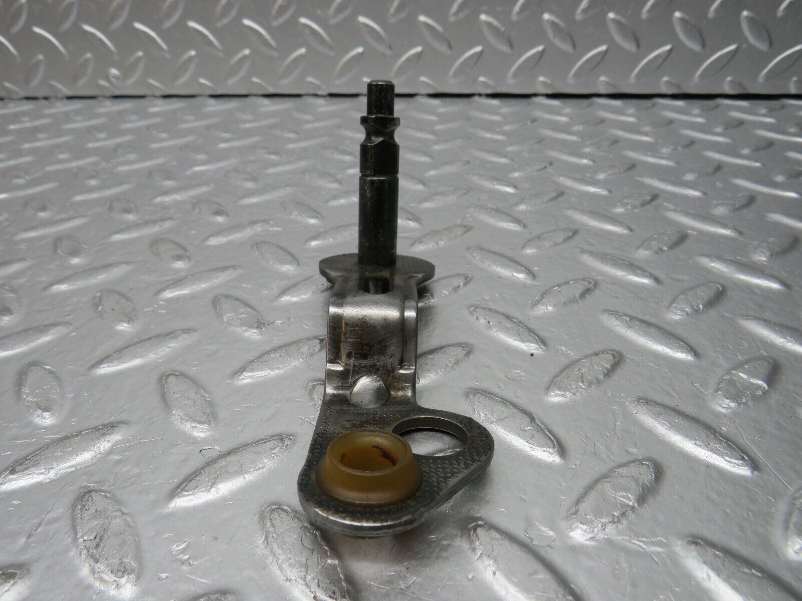 30952 Mercedes-Benz W124 230E Automatic Gearbox Linkage 722.408