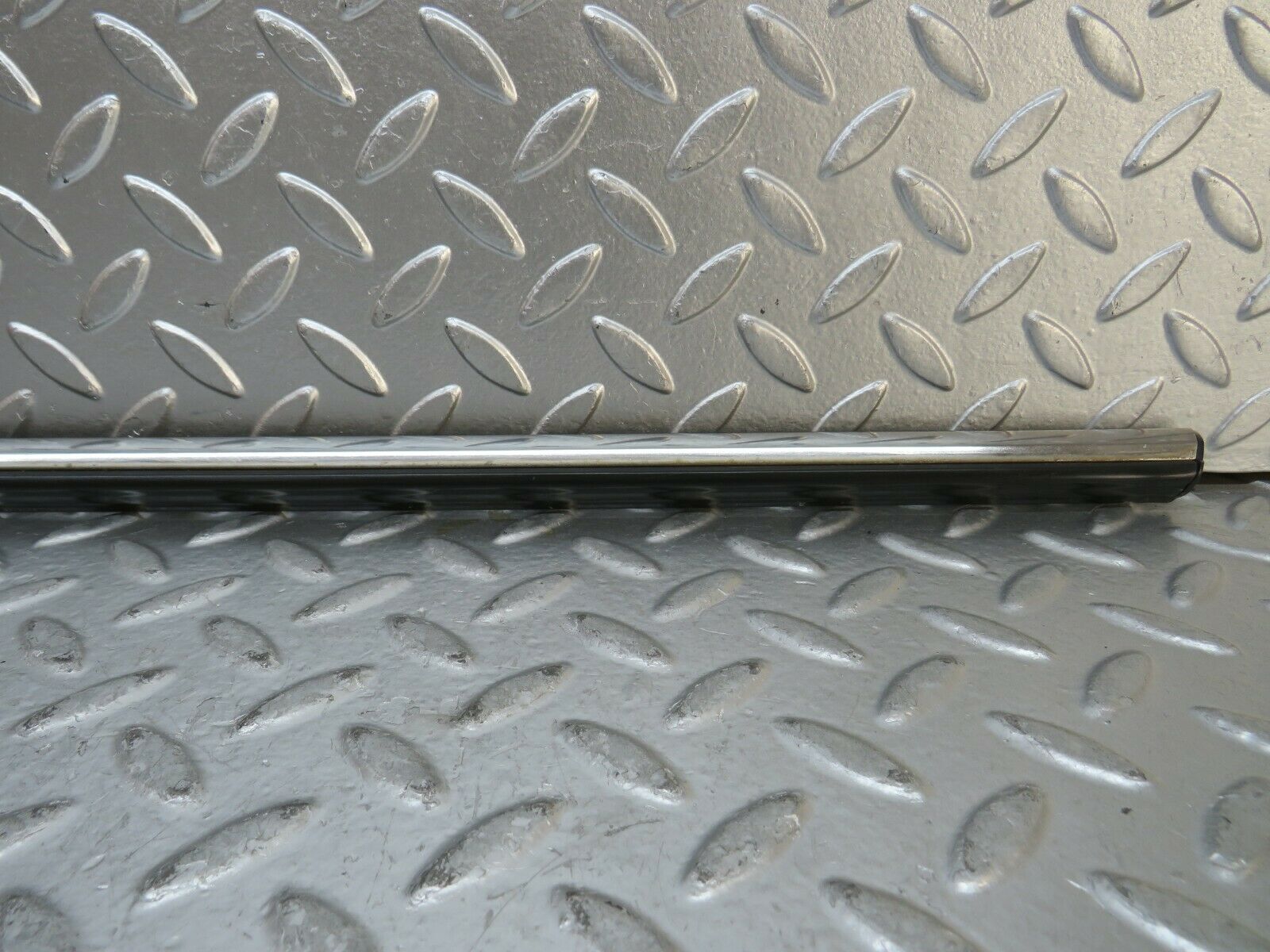 23643 Mercedes-Benz W114 280E Front Left Door Centre Moulding Trim