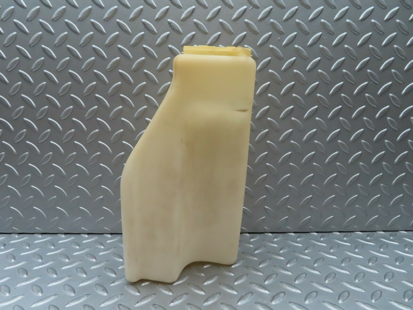 3662 Mercedes-Benz S123 200T Wagon Windscreen Washer Fluid Tank 1238690072