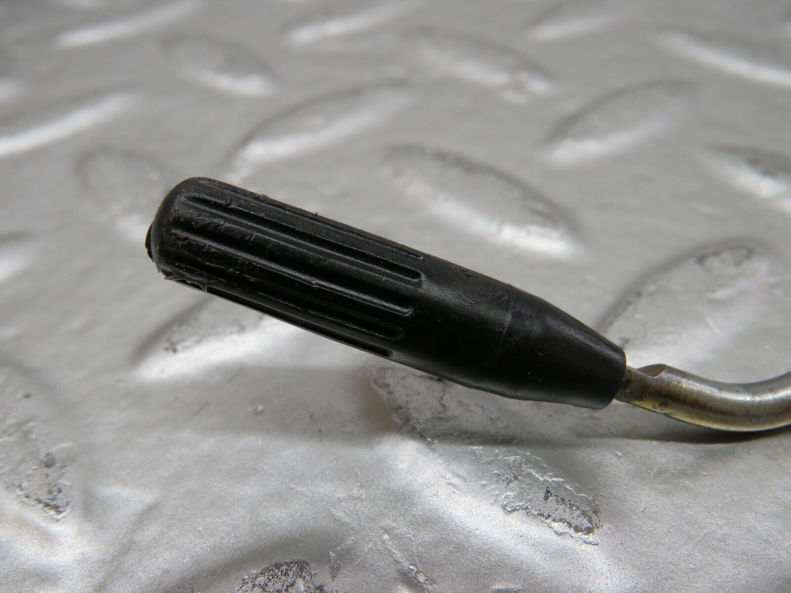 25557 Mercedes-Benz W123 200 Door Lock Knob Set