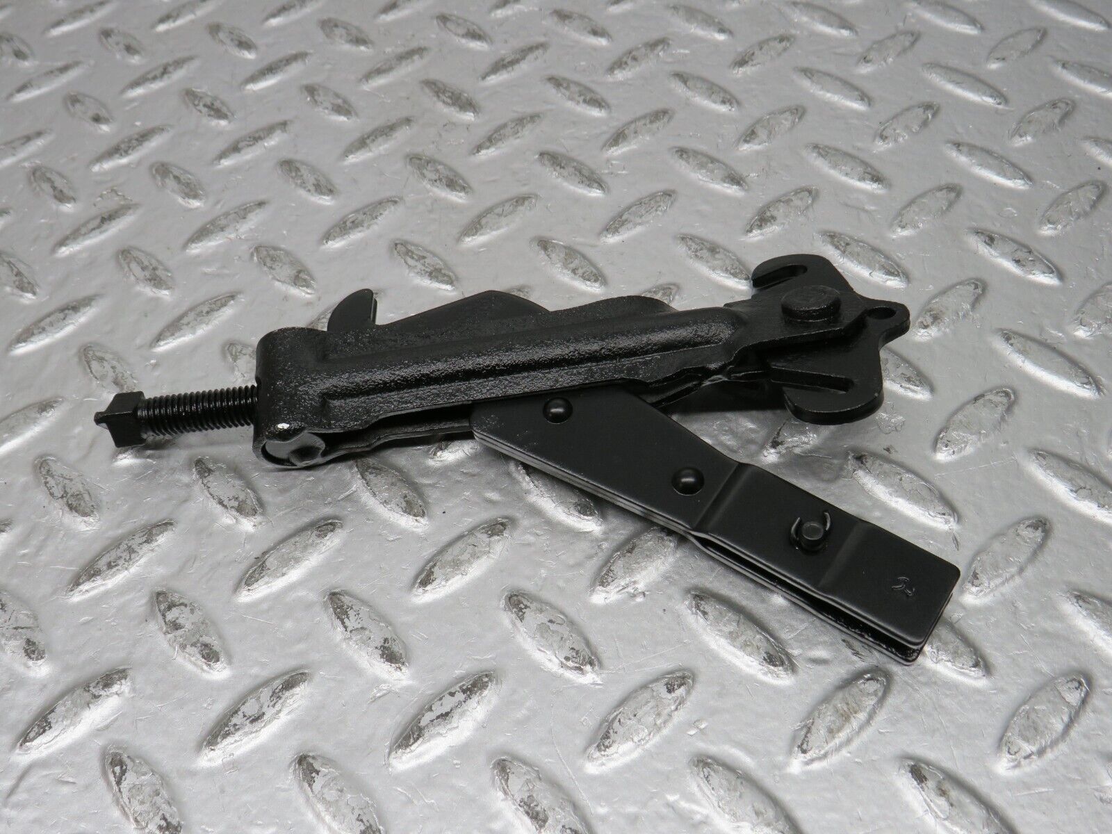 31989 Mercedes-Benz W123 230E Handbrake Adjusting Handbrake Regulator