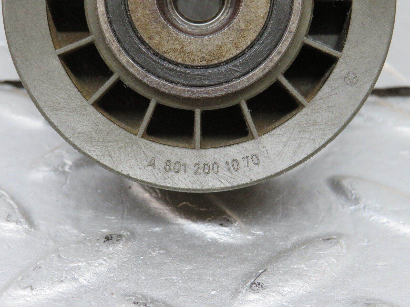 38101 Mercedes-Benz A124 320E Cabriolet Belt Tensioner Pulley 6012001070