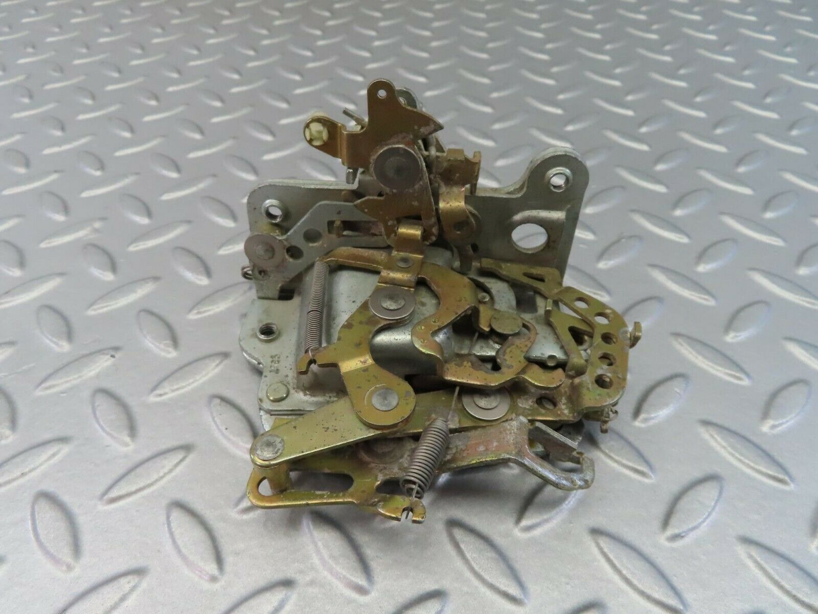 7309 Mercedes-Benz W116 450SE Rear Right Door Lock Mechanism