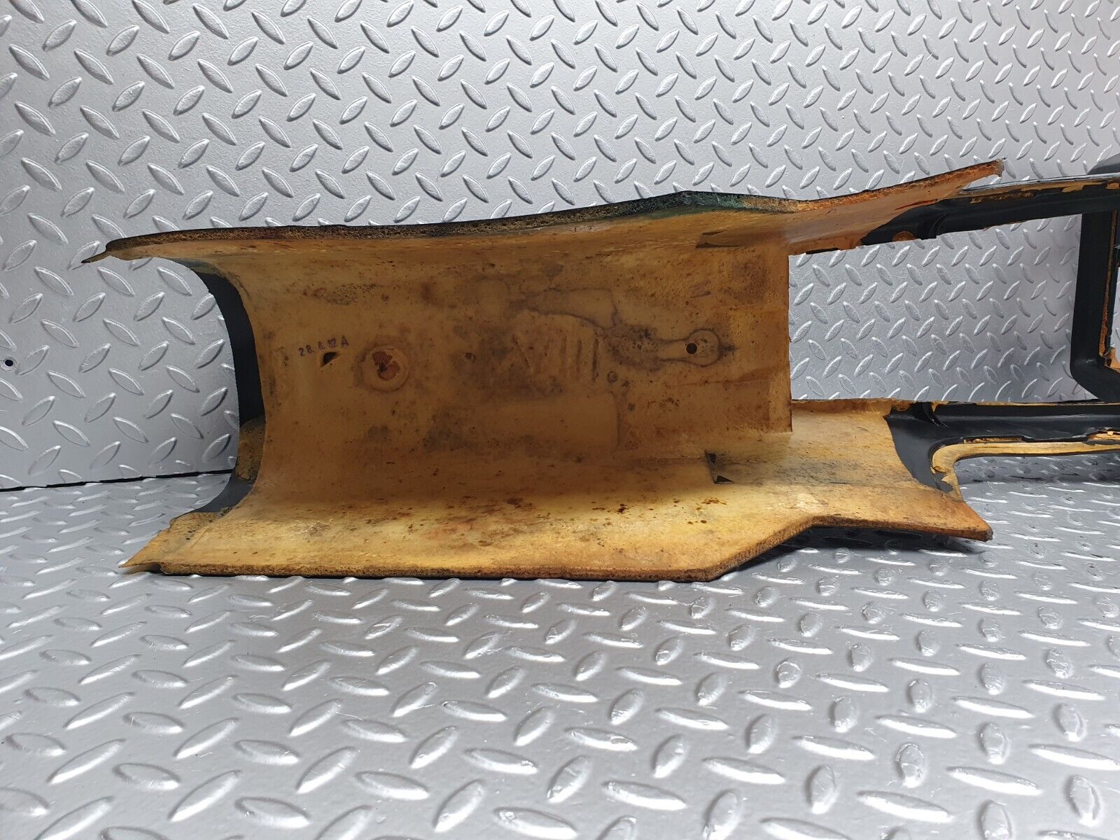 40812 Mercedes-Benz W123 300D Centre Console Black