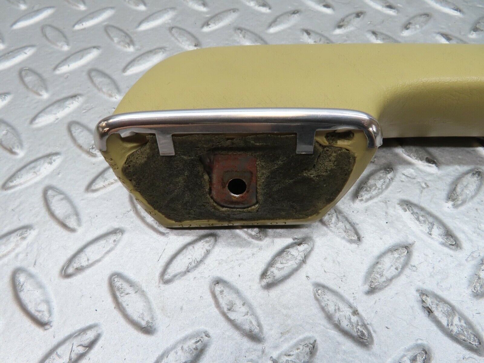 15300 Mercedes-Benz W123 230E Interior Door Handle Right 1239702001