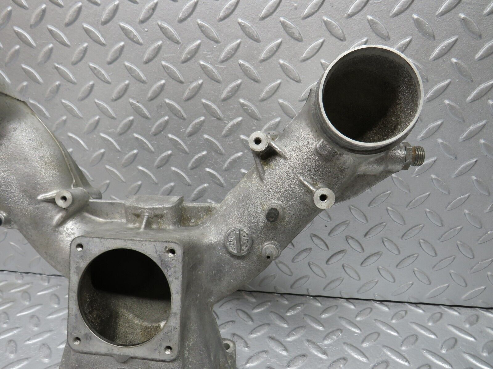 38165 Mercedes-Benz A124 320E Cabriolet Air Intake Manifold 1041414101