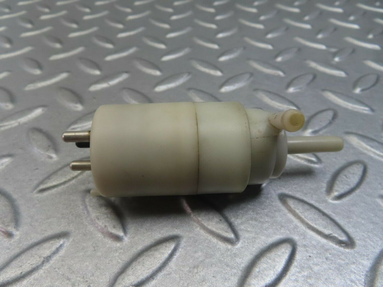 8310 Mercedes-Benz W124 Windscreen Washer Pump 1248690221