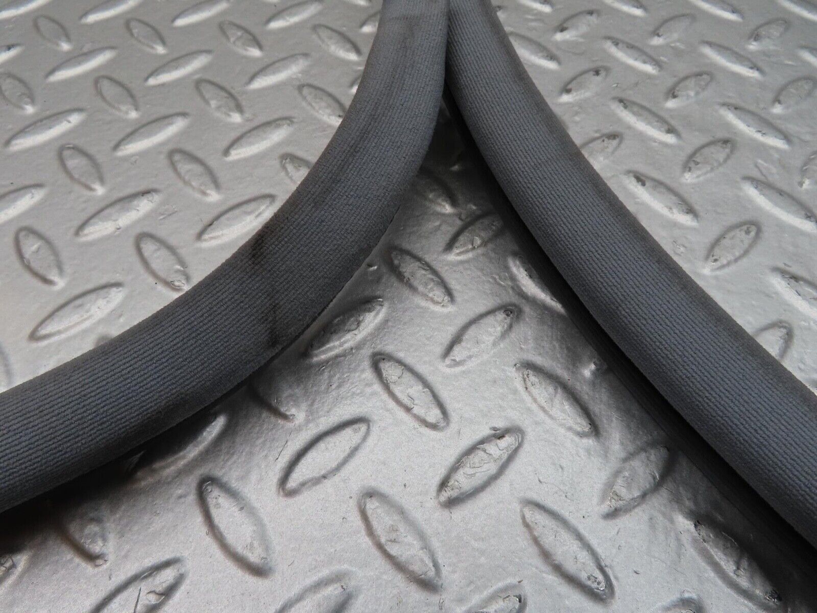 15021 Mercedes-Benz W140 S320 Front Left Door Seal