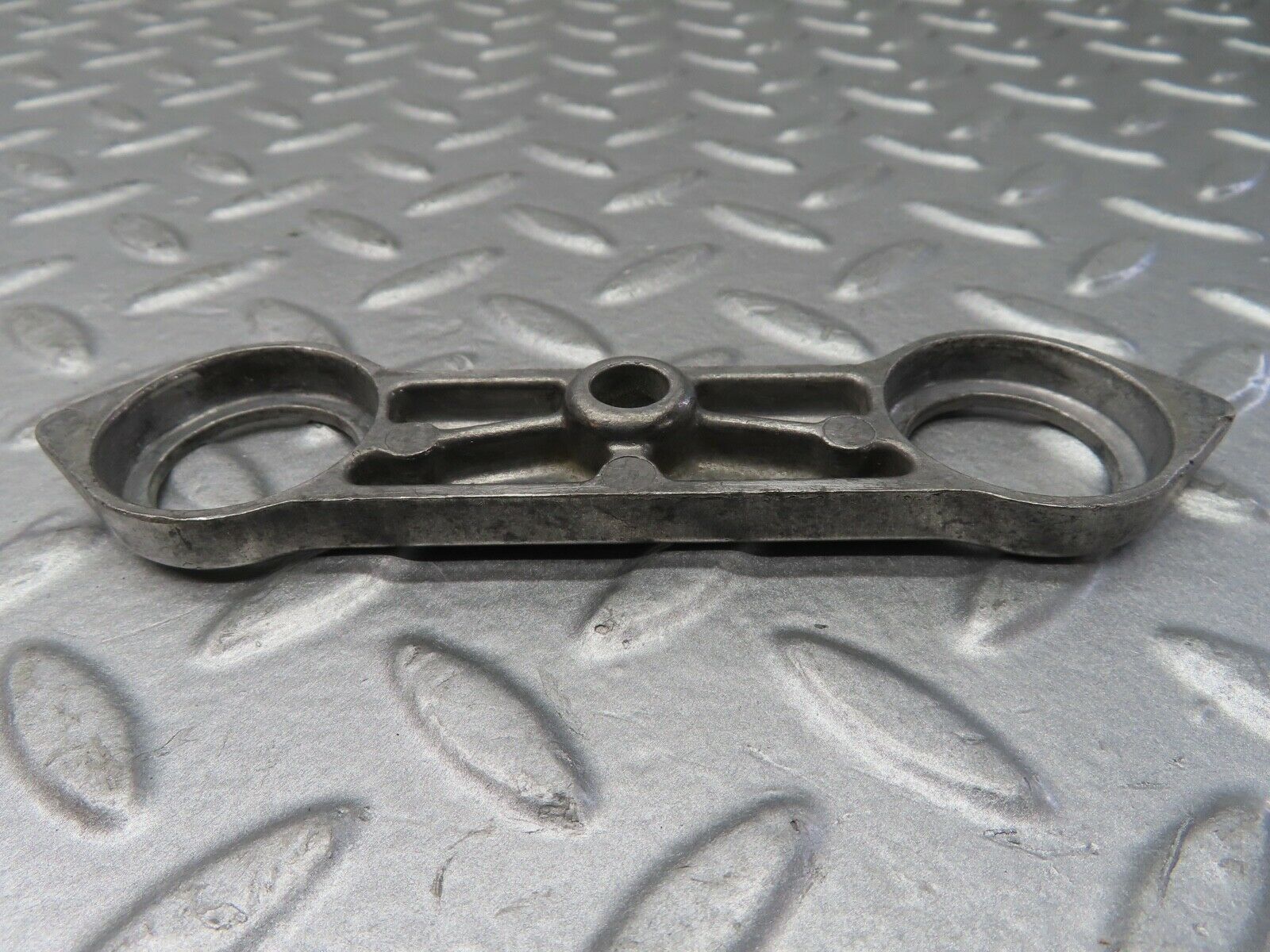 20366 Mercedes-Benz W114 280CE Coupe Fuel Injector Bracket 1300780341