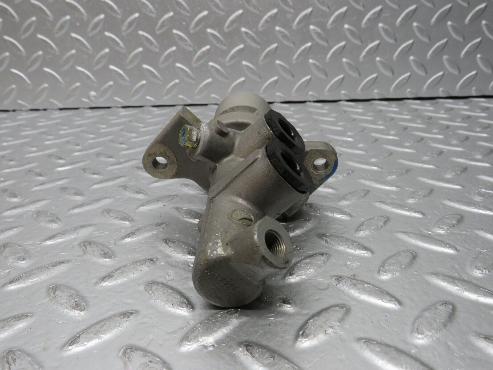 31744 Mercedes-Benz W201 190LE 1.8L Brake Master Cylinder