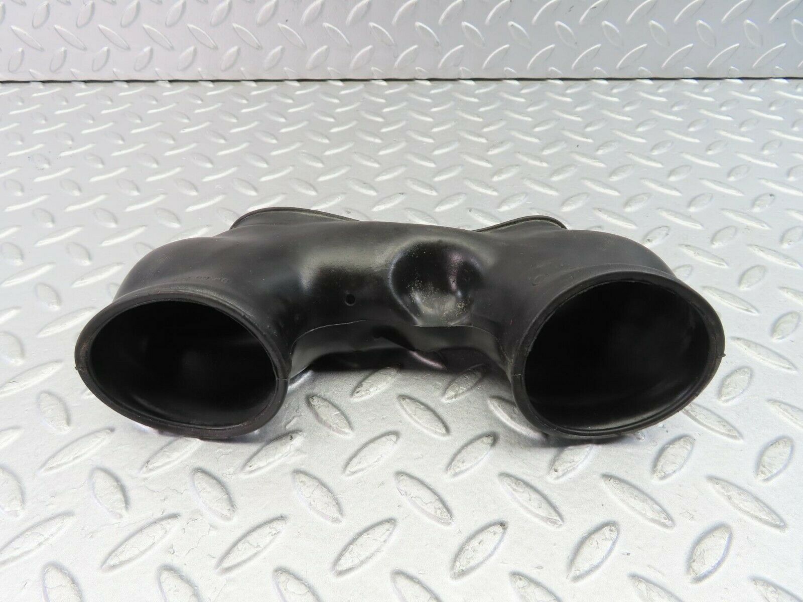 9120 Mercedes-Benz W123 Air Duct Hose Rubber 1238320988