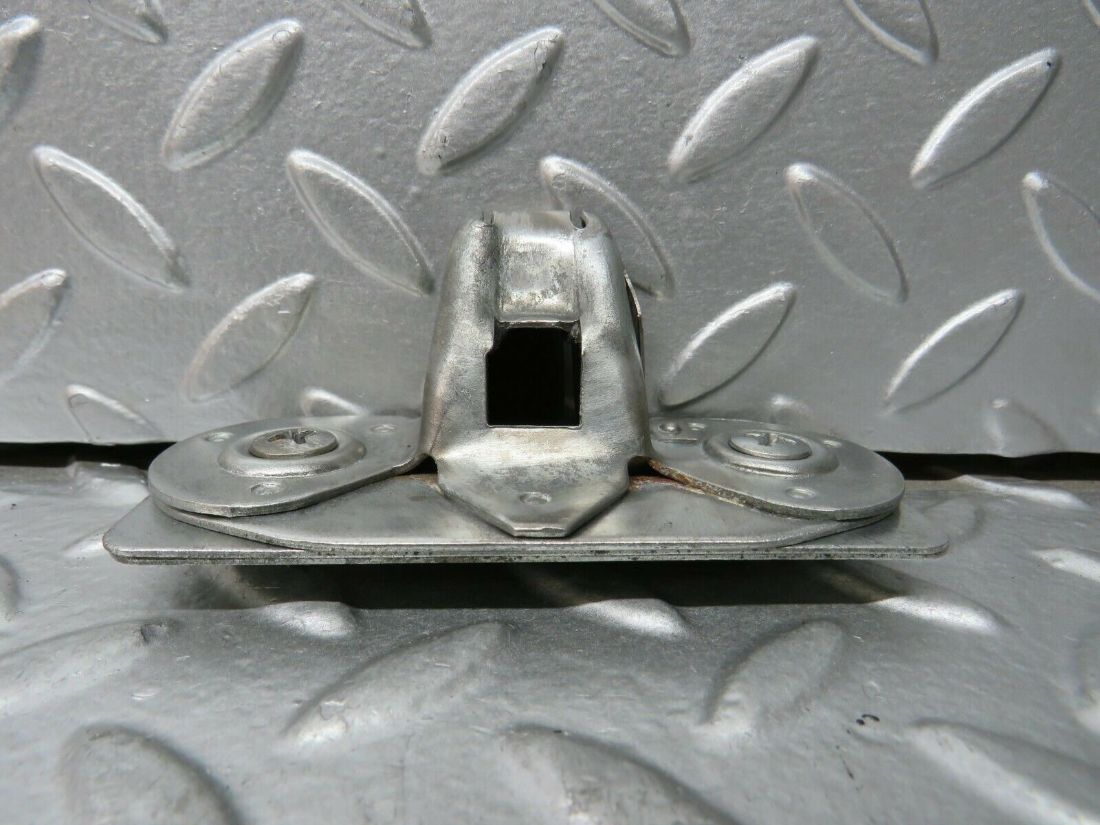 23752 Mercedes-Benz C107 450SLC Coupe Trunk Lock Latch