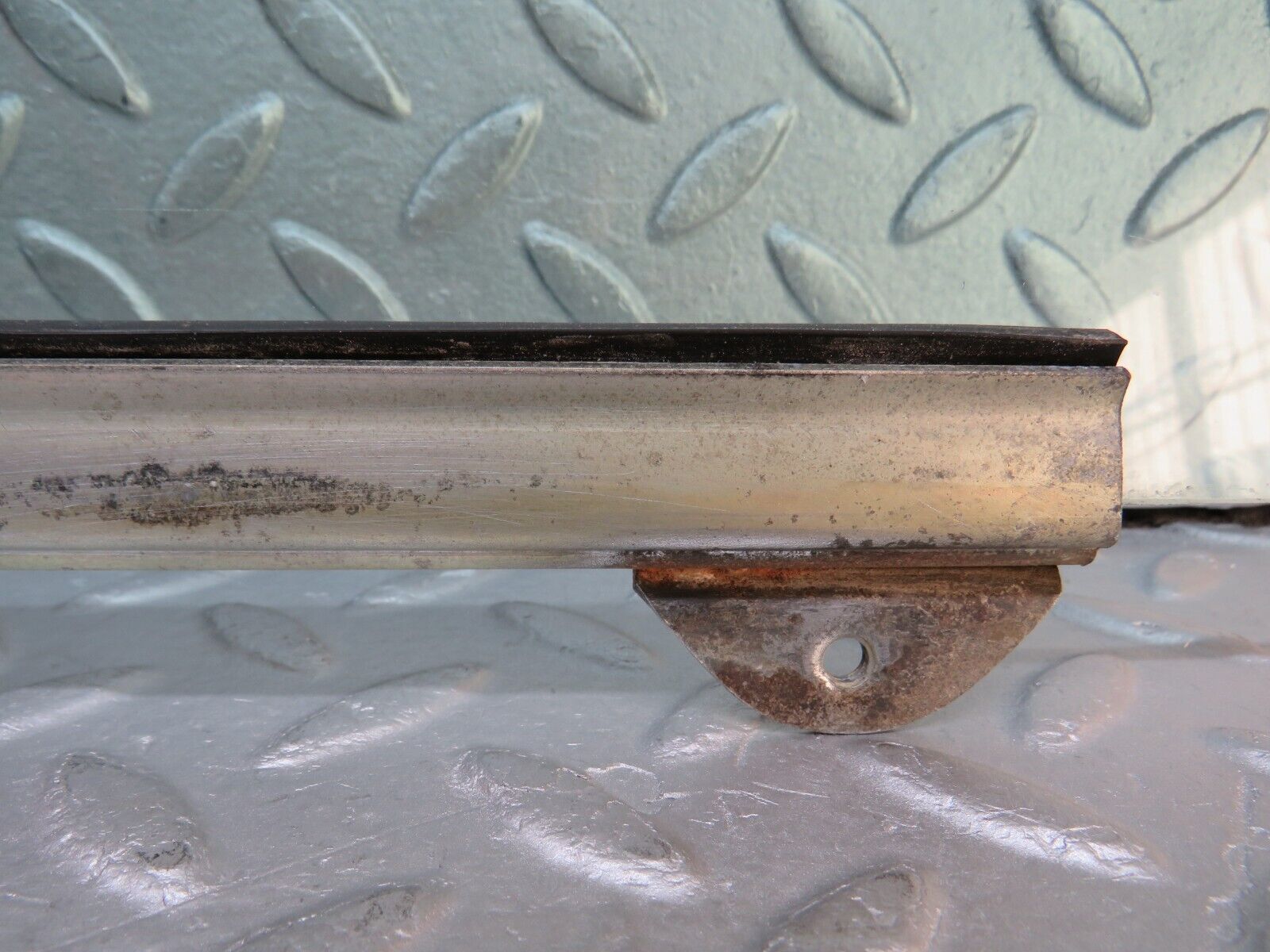 37512 Mercedes-Benz W109 300SEL Rear Right Door Window Glass