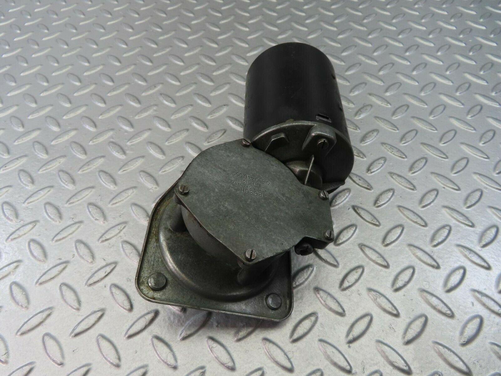 8907 Mercedes-Benz W108 Wiper Motor Bosch 0390446050