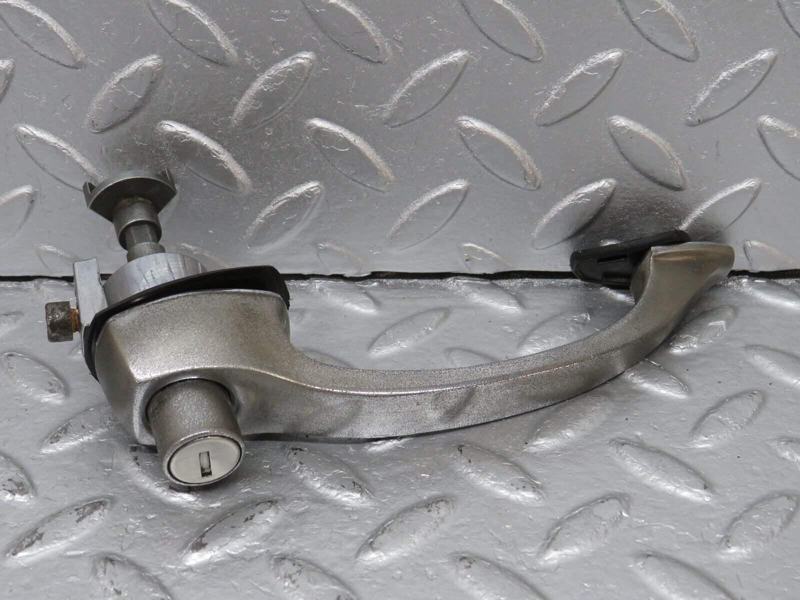 40278 Mercedes-Benz W110 230 Front Right Door Exterior Handle No Key